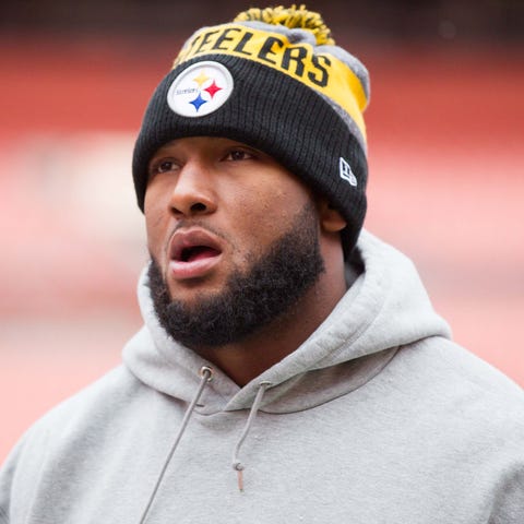 Fullback Roosevelt Nix adds more power to the Colt