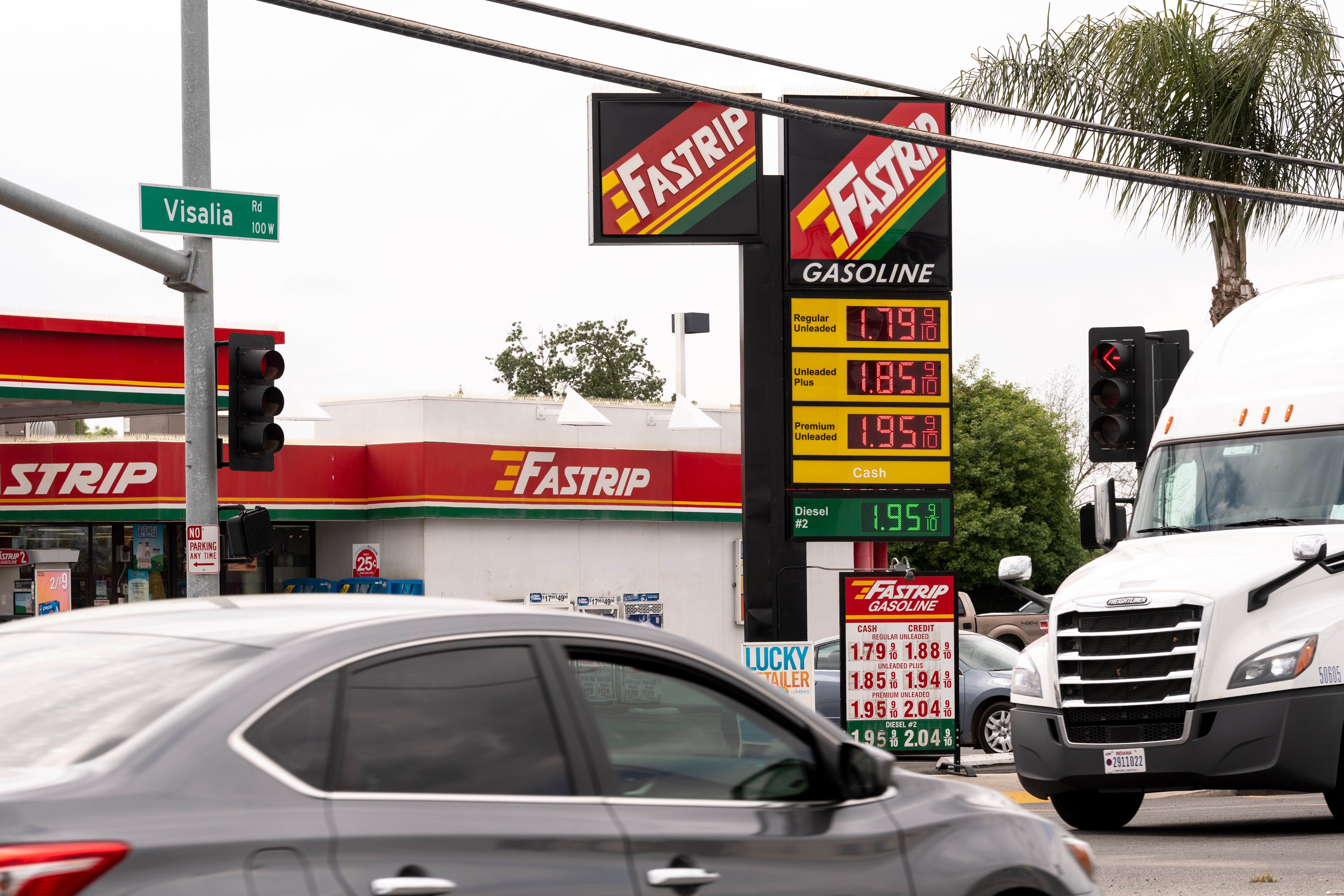 farmersville has cheapest gas in ca as prices continue to fall due to covid 19
