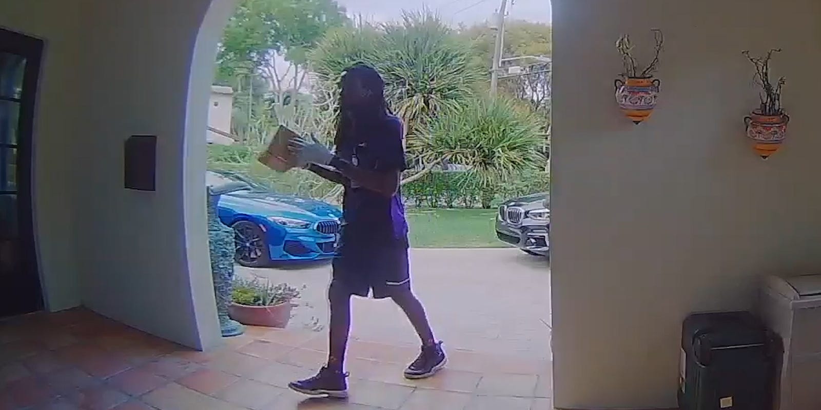 Fedex Worker Disinfects Package For Girl With Autoimmune Disorder