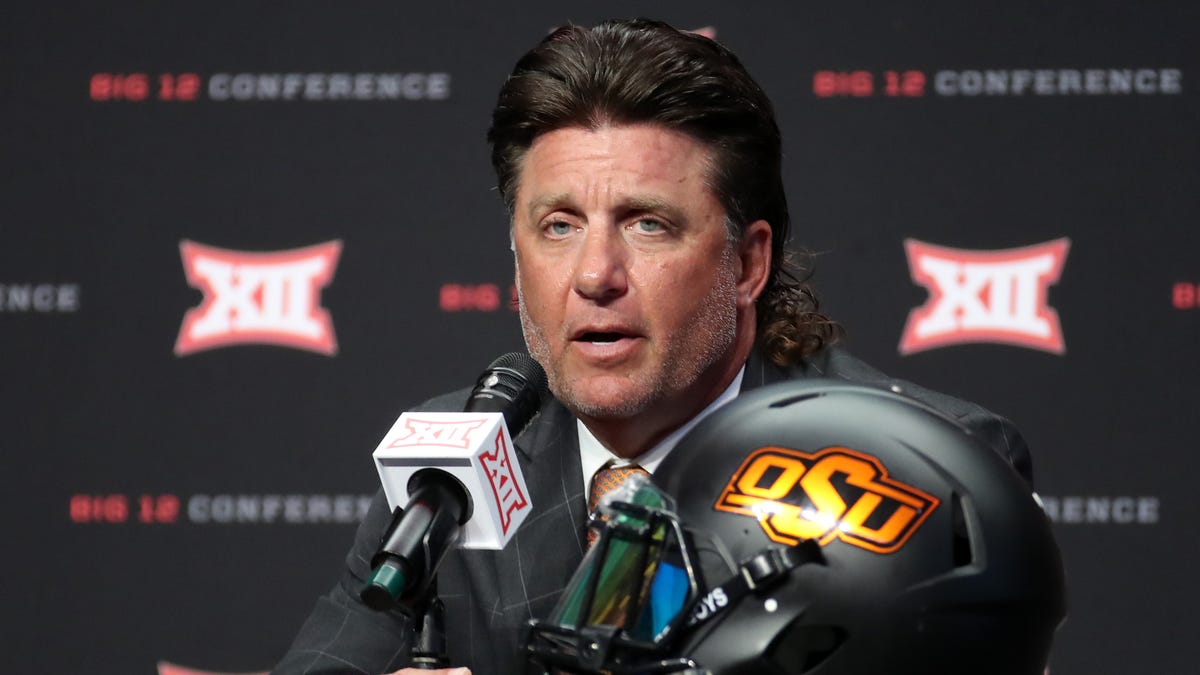 Oklahoma State head coach Mike Gundy at Big 12 Media Days in 2019.