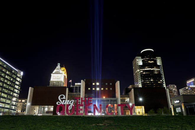 Blink Creators Install Beam Of Hope To Spread Hope In The Midst Of The Covid 19 Pandemic