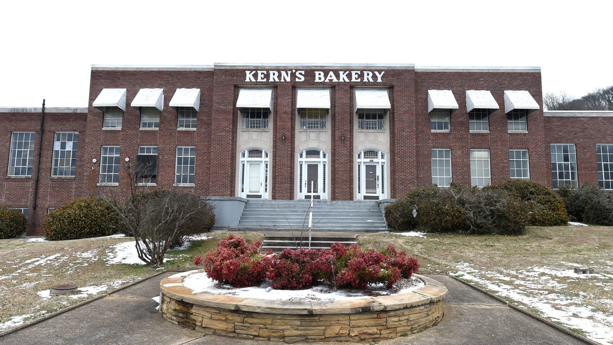 Kern's Bakery in South Knoxville through the years