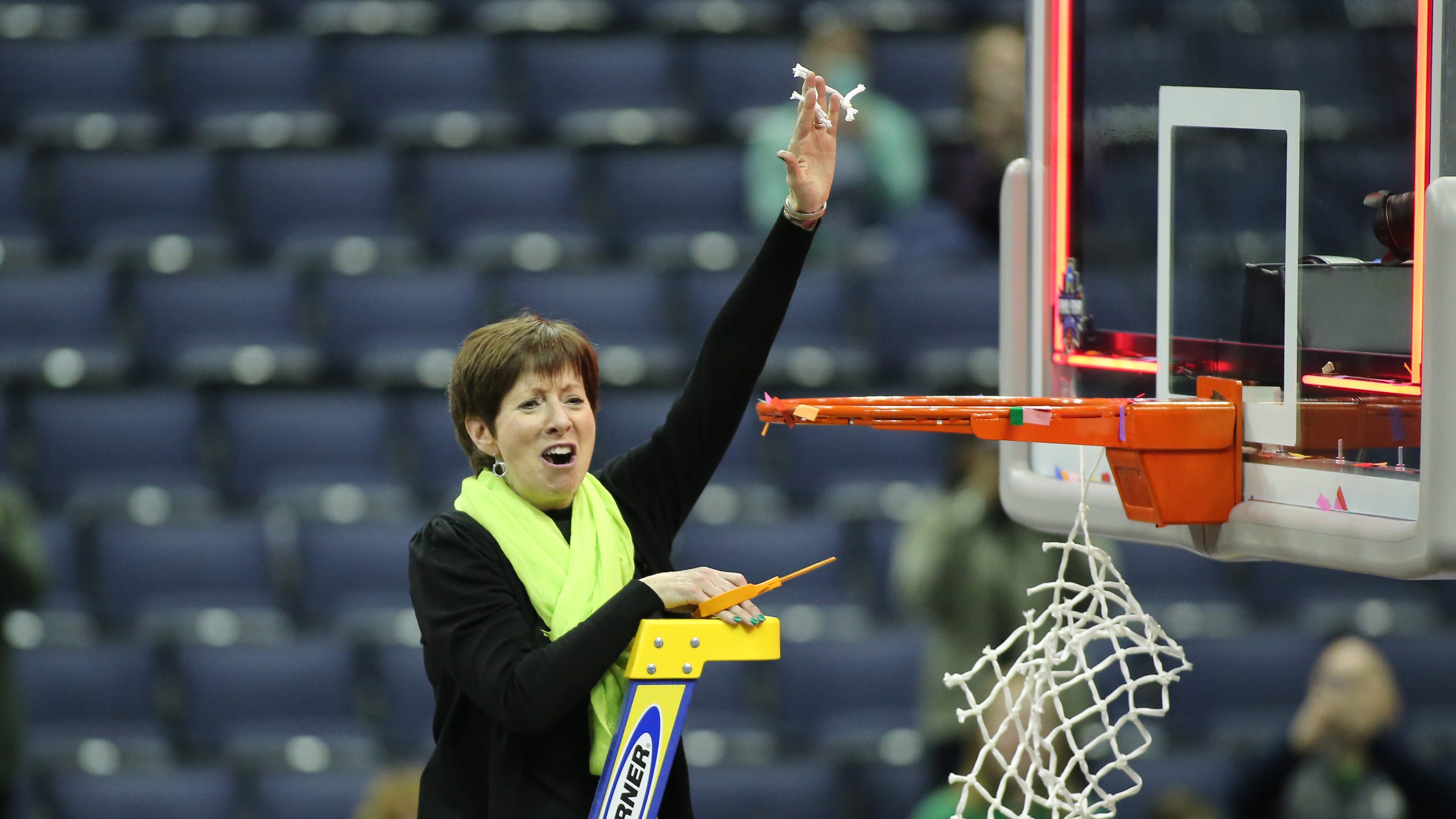 Muffet McGraw retires as Notre Dame women's basketball coach