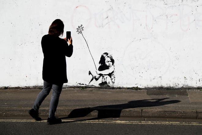 Elusive Banksy New Art Honors Healthcare Workers British Hospital Elusive Banksy New Art Honors Healthcare Workers British Hospital