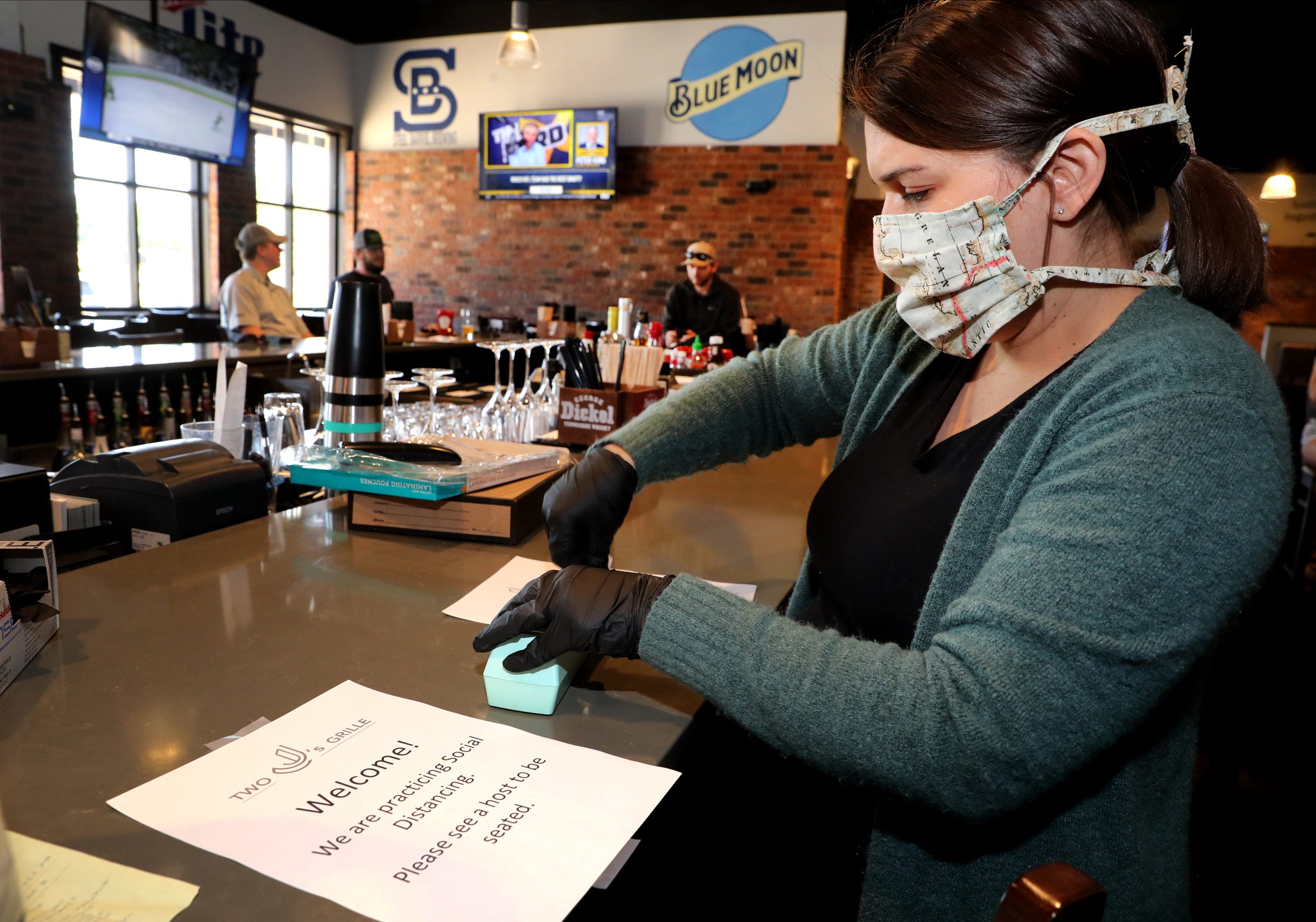 Rutherford County restaurants reopen dining rooms with restrictions