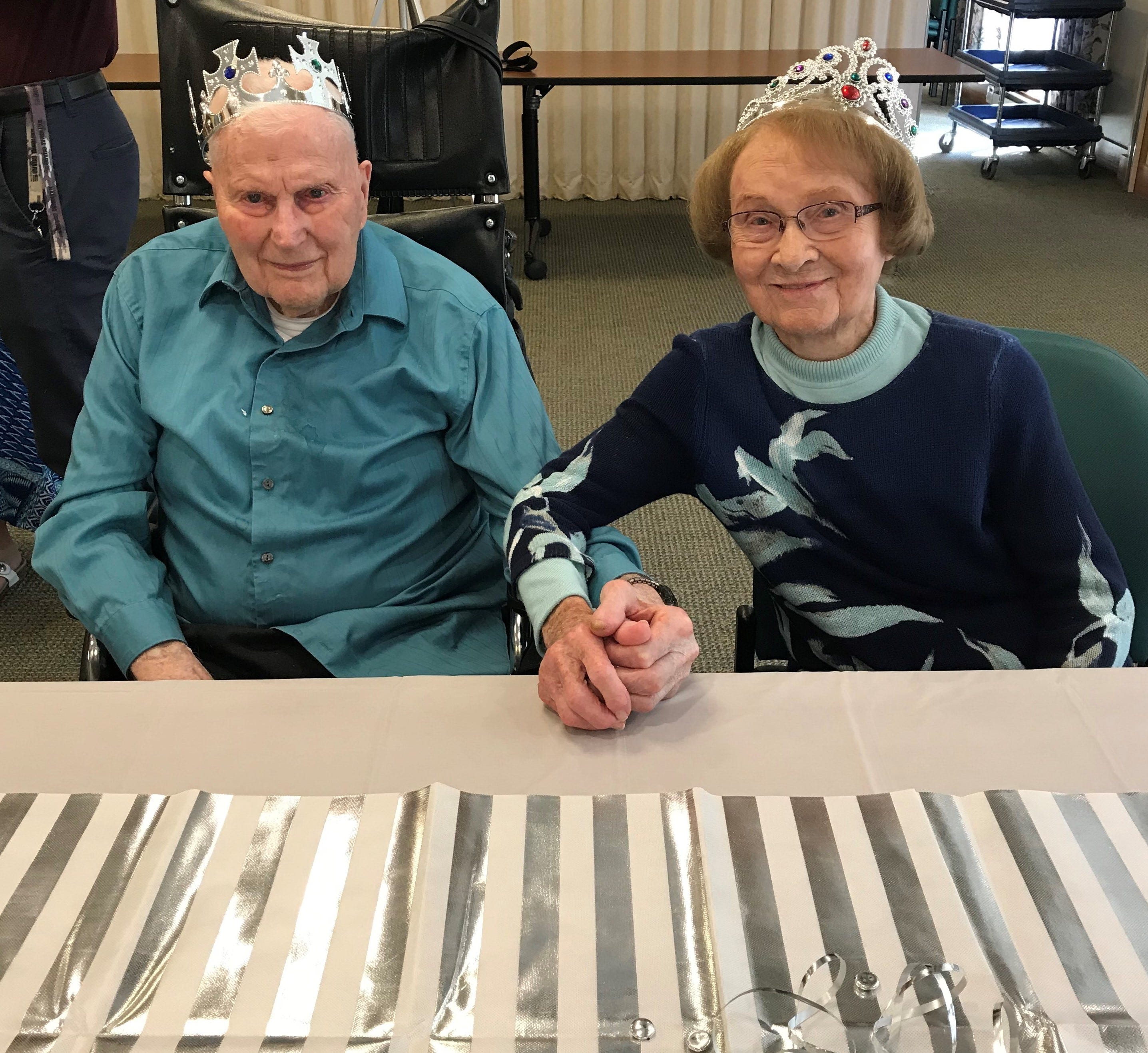 Oregon couple enjoys nursing home visit during coronavirus lockdown