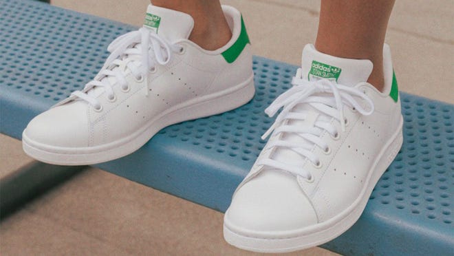 Integreren Rijpen Stof Adidas Stan Smith: Snag these stylish men's and women's sneakers on sale