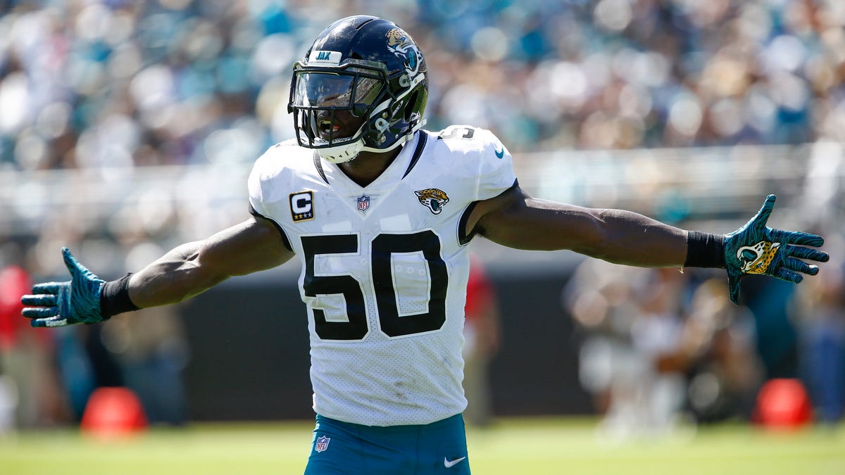 Jacksonville Jaguars linebacker Telvin Smith (50) celebrates an incomplete pass during the second quarter against the Tennessee Titans at TIAA Bank Field.