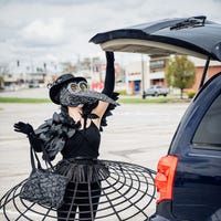 Coronavirus Kentucky Woman Wears Apocalypse Outfit To Grocery Store