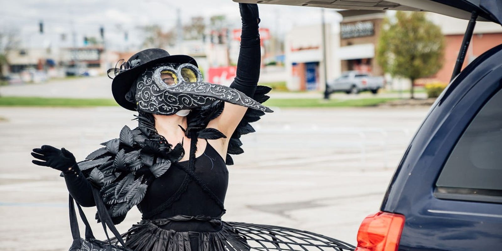 Coronavirus Kentucky Woman Wears Apocalypse Outfit To Grocery Store