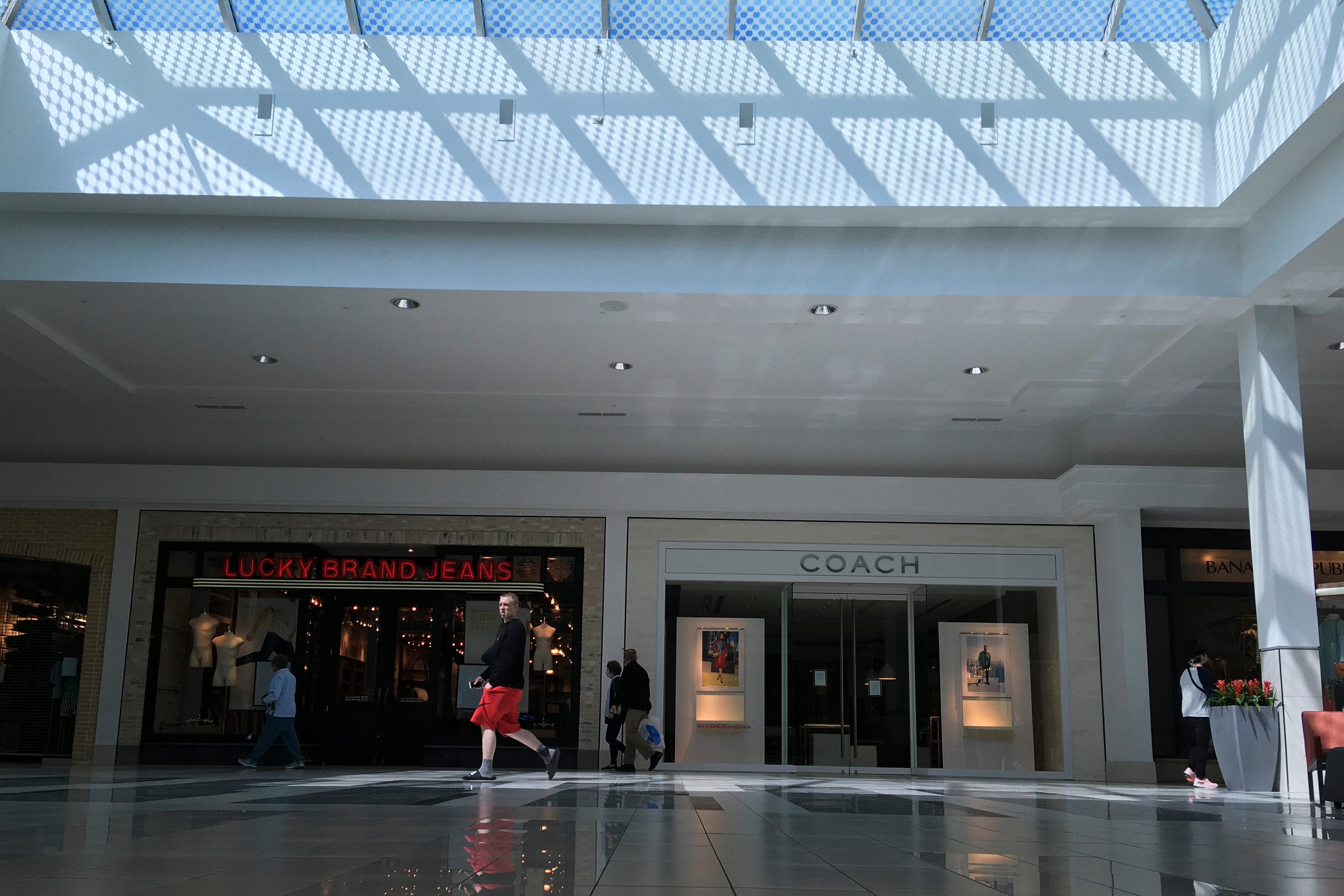 arrowhead mall hollister