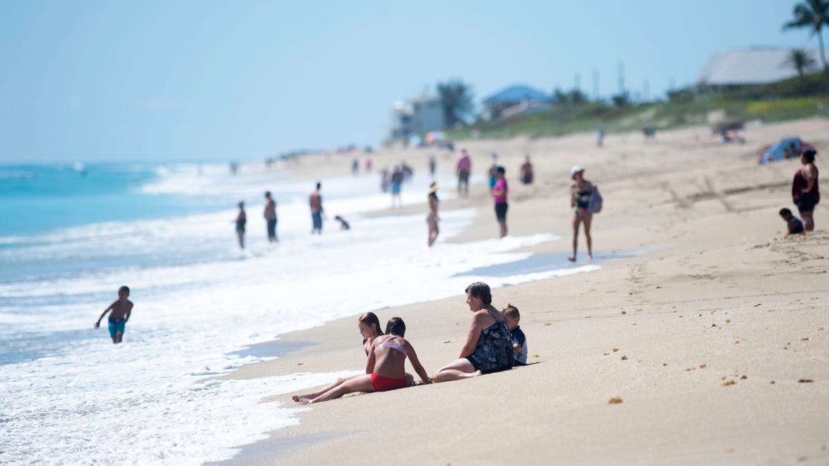 Officials Prepare For Martin County Beaches And Sandbars Crowding