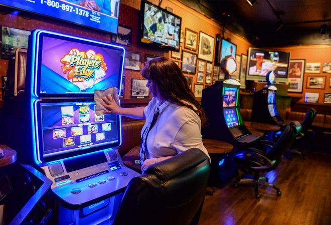 Bars and casinos can stay open until 12:30 a.m. and have up to 75% occupancy starting Friday, Jan. 22.