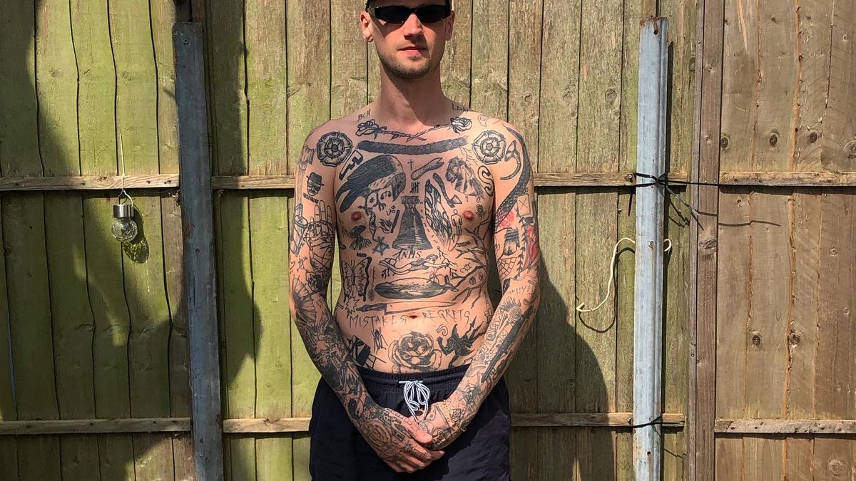 Tattoo artist gives himself new tattoo each day during coronavirus
