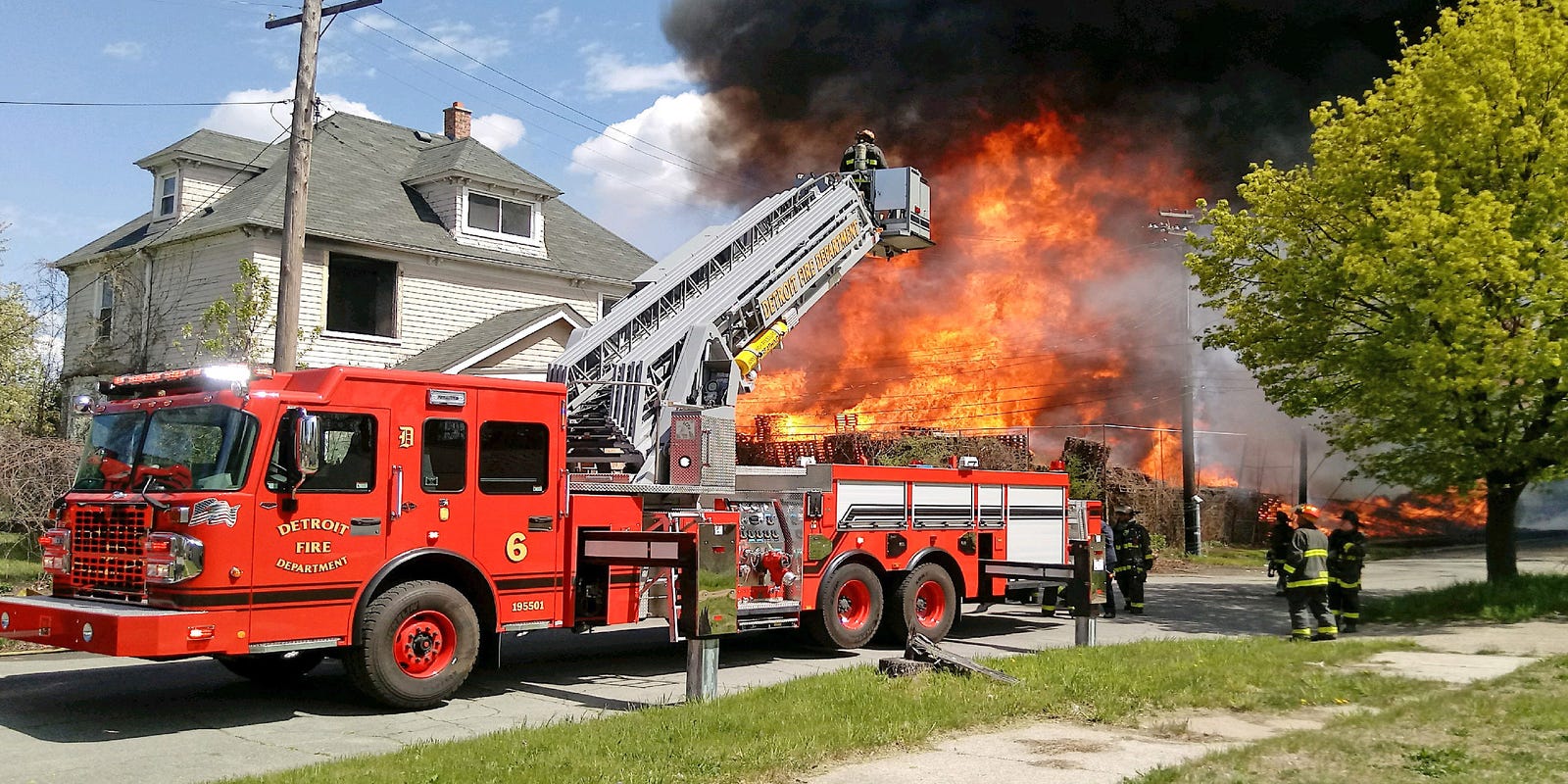 Winds Quickly Spread Detroit Pallet Blaze As 60 Firefighters Battle For 7 Hours