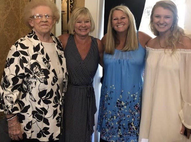 Dorothy Jean Tobin, 90, at a wedding in South Carolina last summer, standing beside her daughter, Cheryl Shrieve.