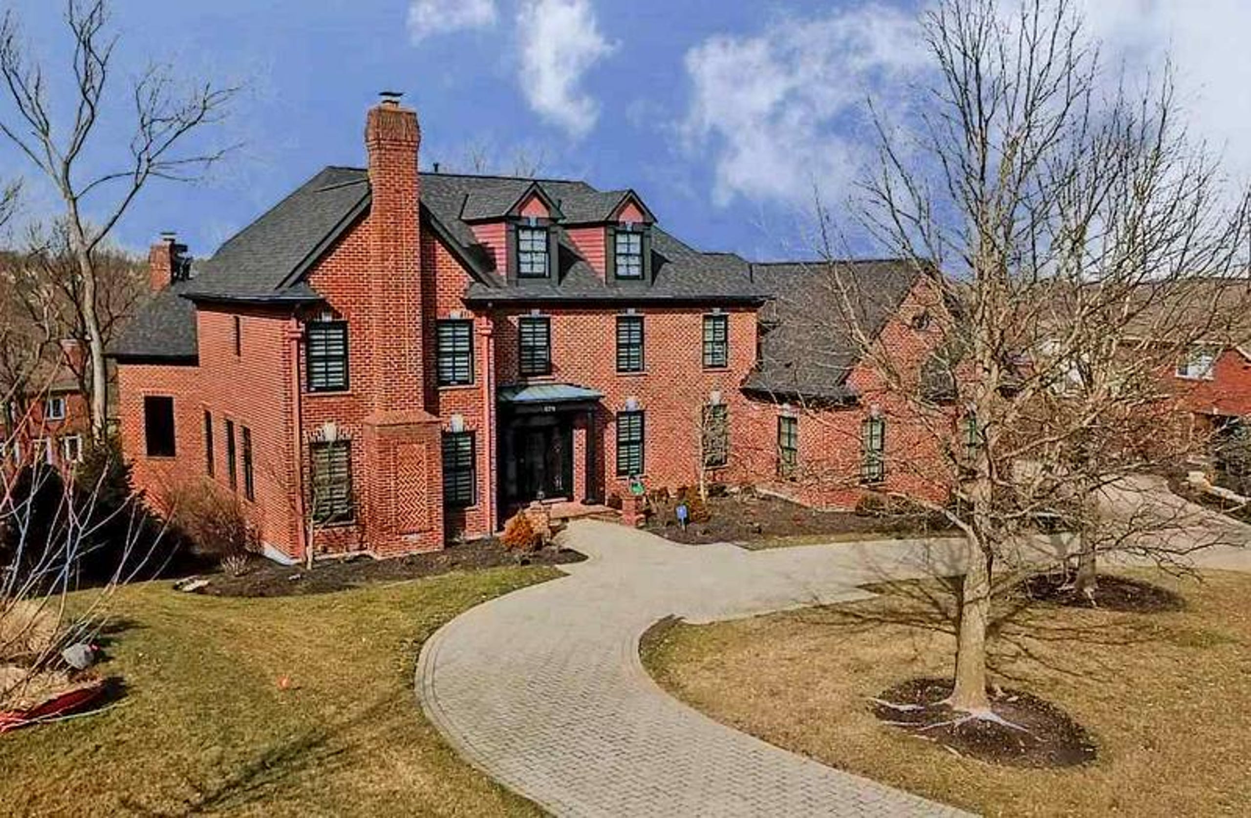 Former Bengals' linebacker Vontaze Burfict is selling this house in Edgewood, Ky., for $1,199,000.