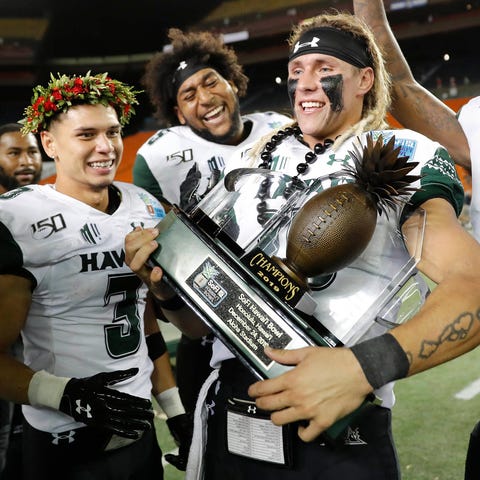 Hawaii celebrates after winning the 2019 Hawaii Bo