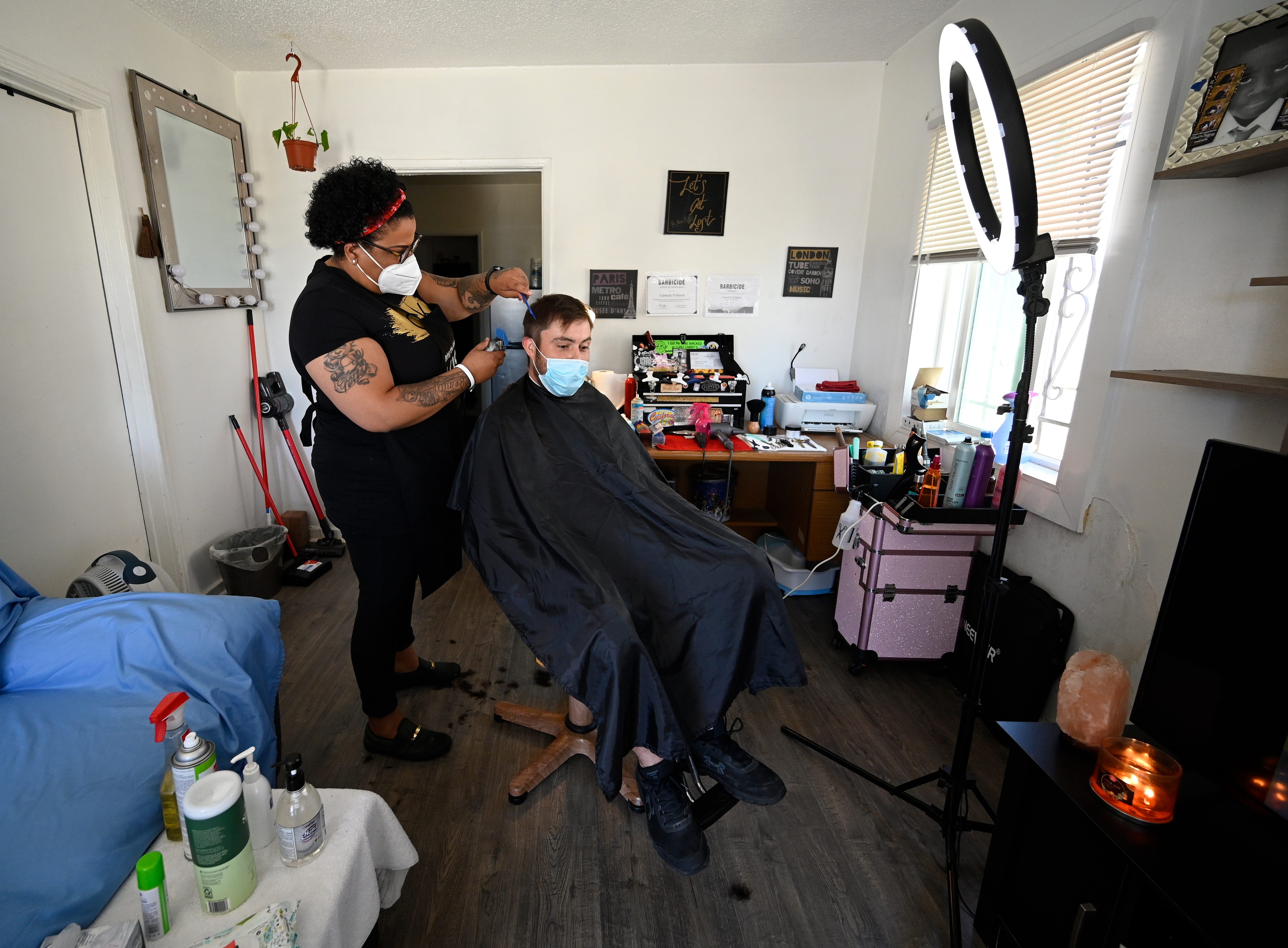 hair cutter salon