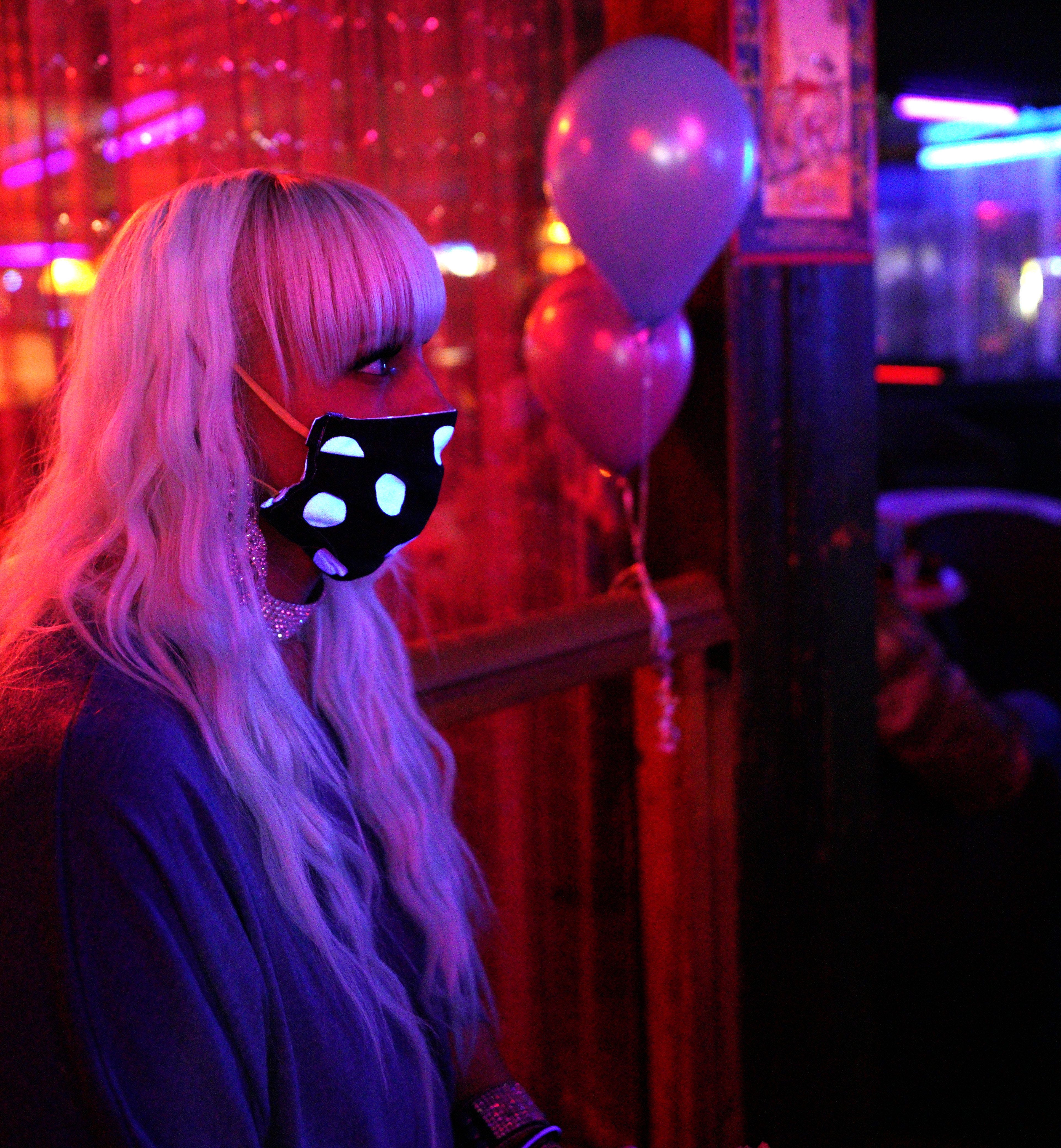 Strip Clubs Are Reopening Wyoming Club Throws Masks On Party