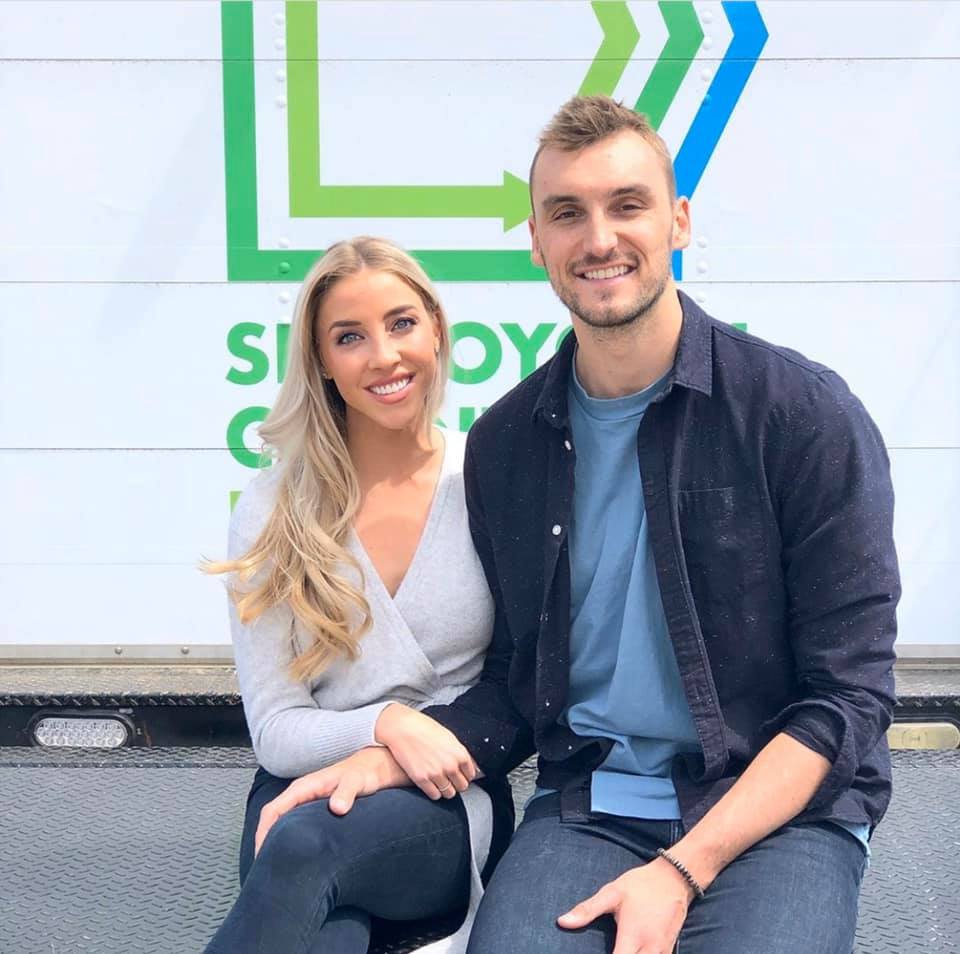 Sam Dekker And His Wife Appear In Sheboygan County Food Bank Psa