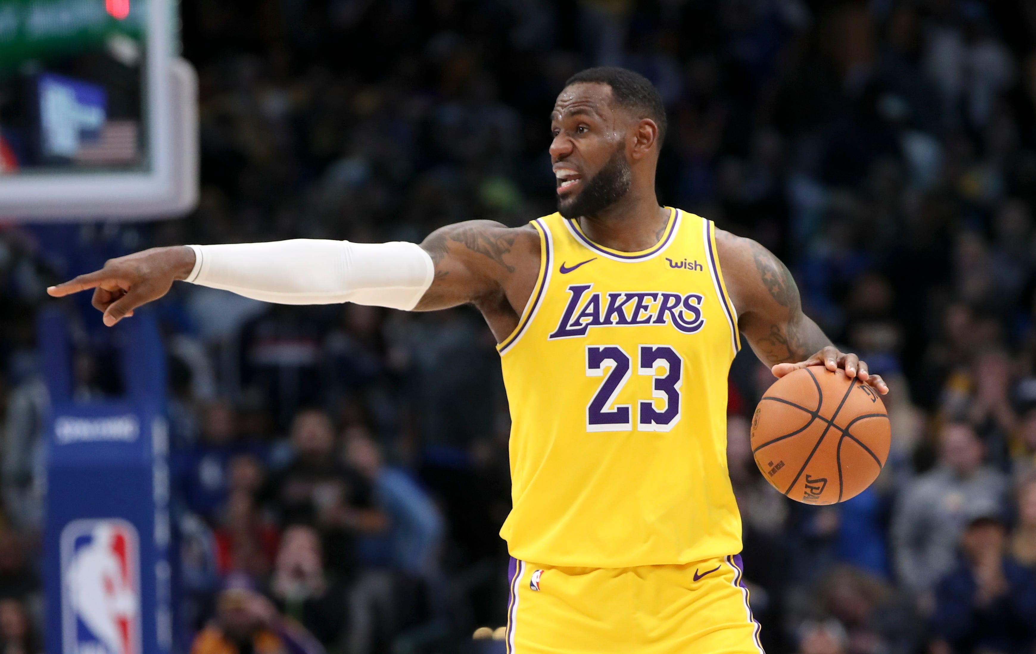 lakers home and away jerseys