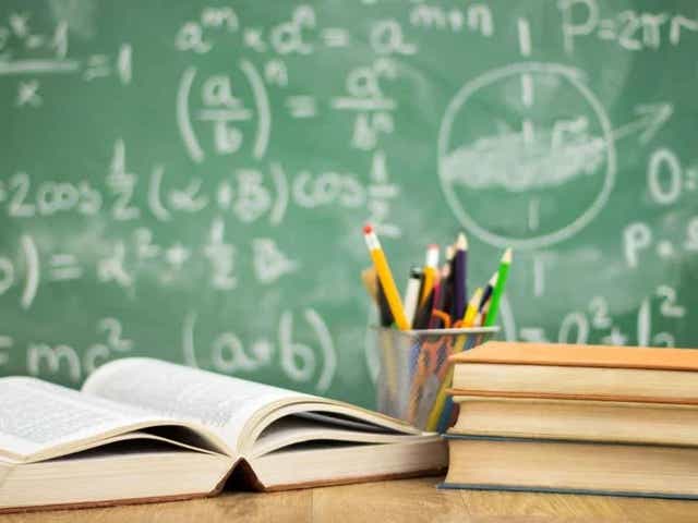 Cincy School Board Votes To Bring Students Back 2 3 Days A Week