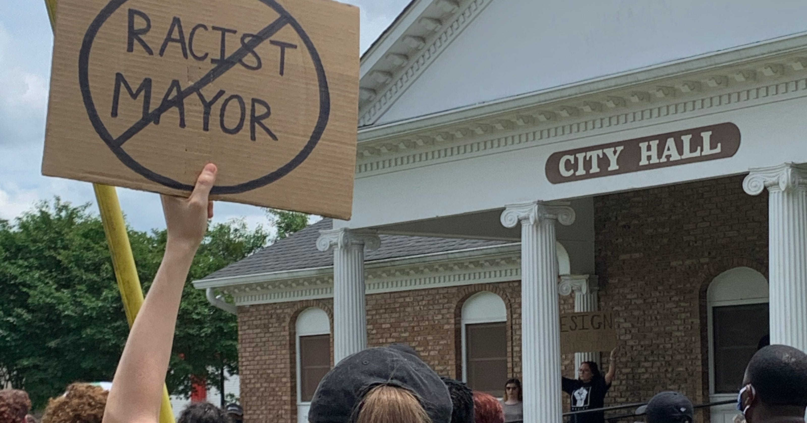 Floyd death Petal, MS protesters call for mayor to step down
