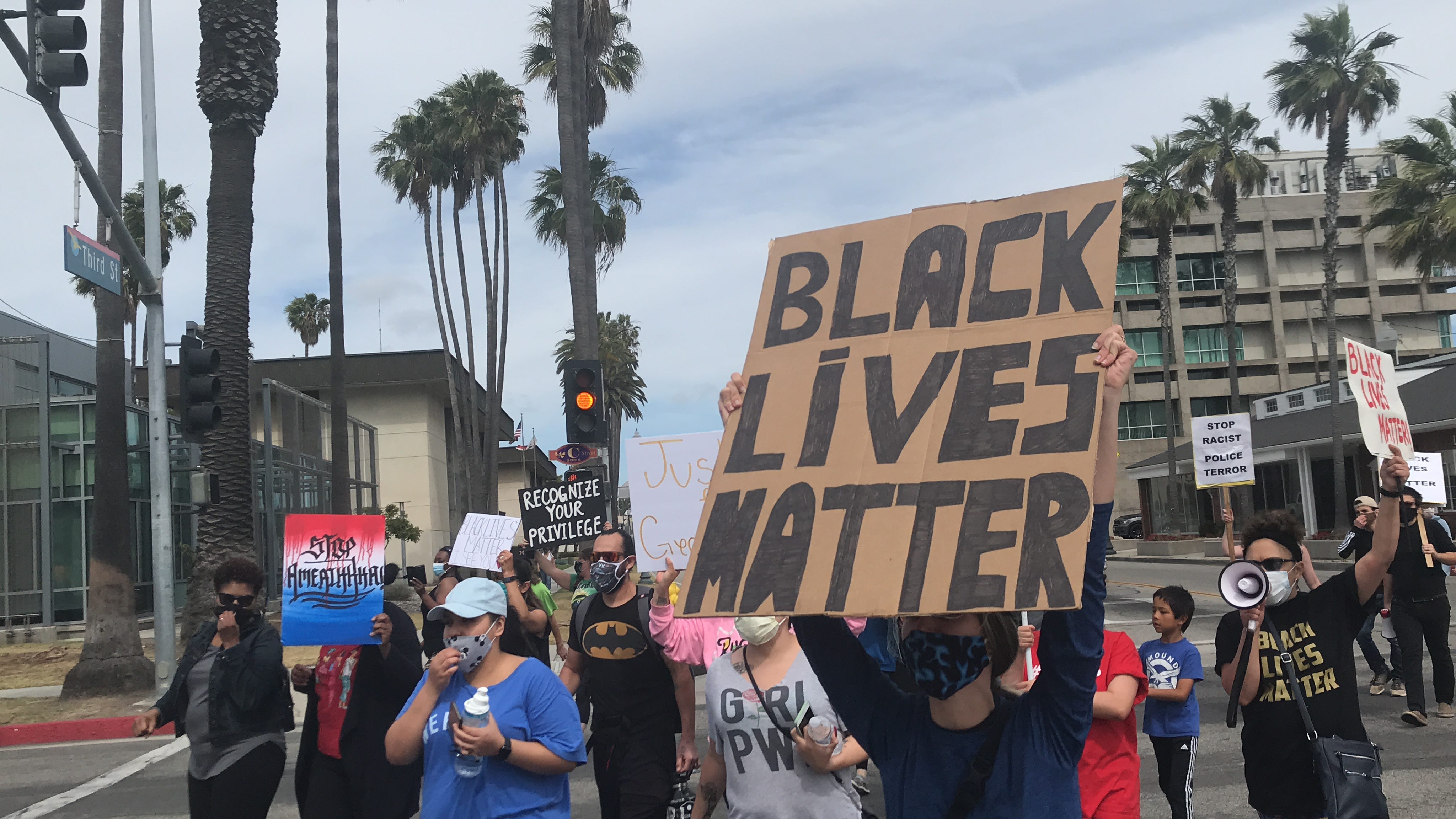 Hundreds march through Oxnard to protest Floyd death