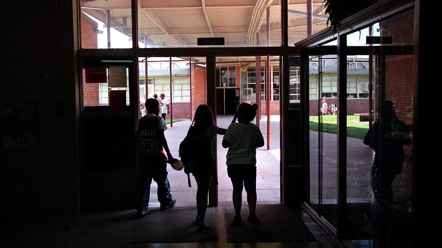 Caddo Parish School Board votes to close three schools Caddo Parish School Board votes to close three schools