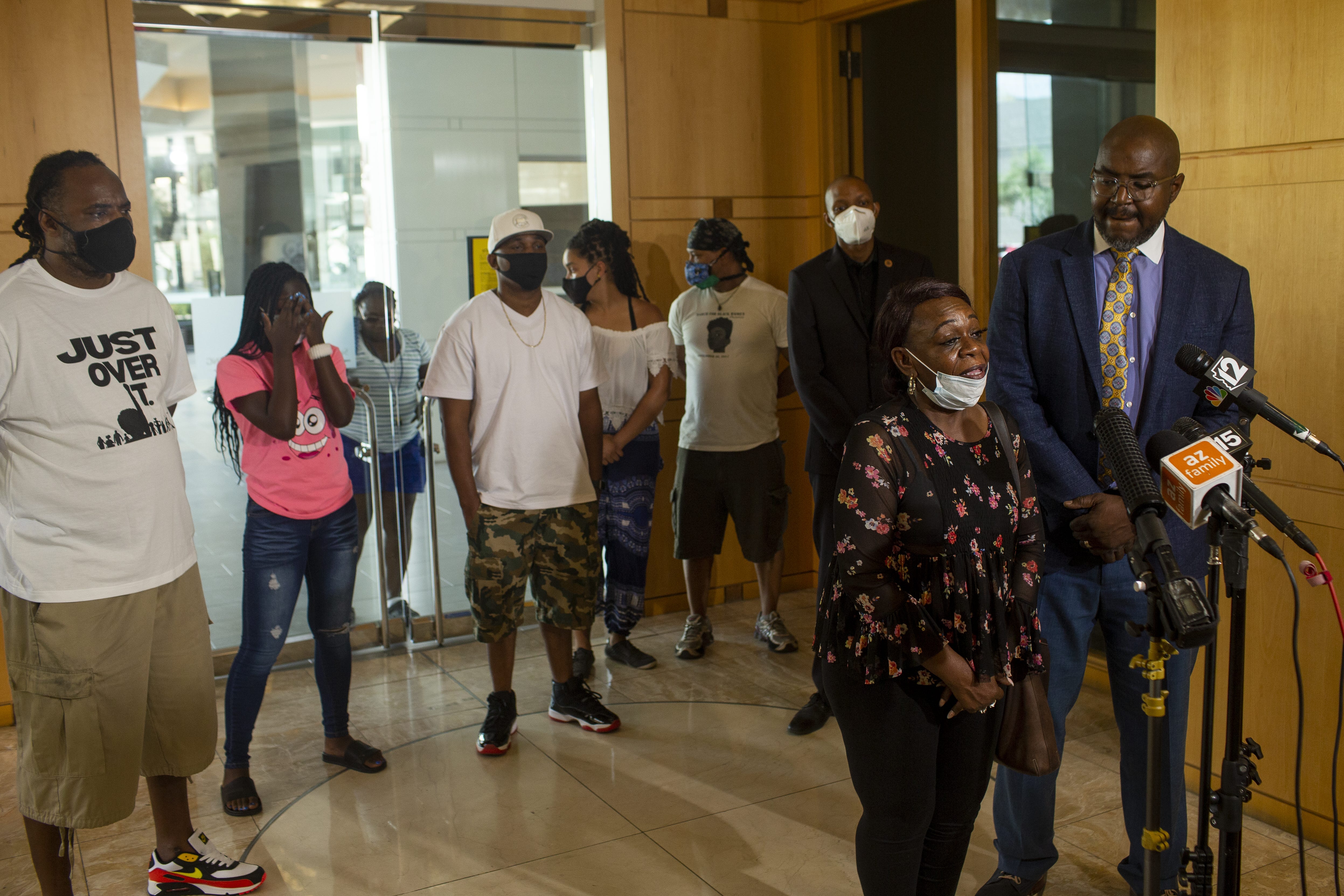 Dion Johnson Shooting Dps Is Largest Arizona Police Agency Without Body Cameras Disgusting that there are still these dinosaurs around. bbc sport reporter juliette ferrington also wrote on twitter: arizona republic