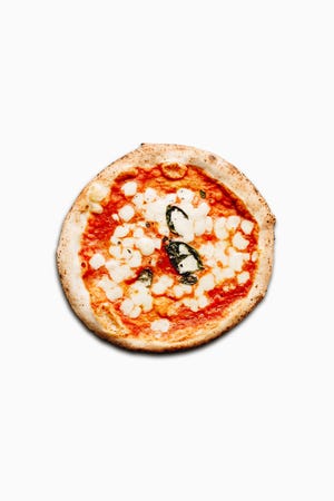Send Dad handmade pizza from Italy with Talia Di Napolis Margherita Pie.