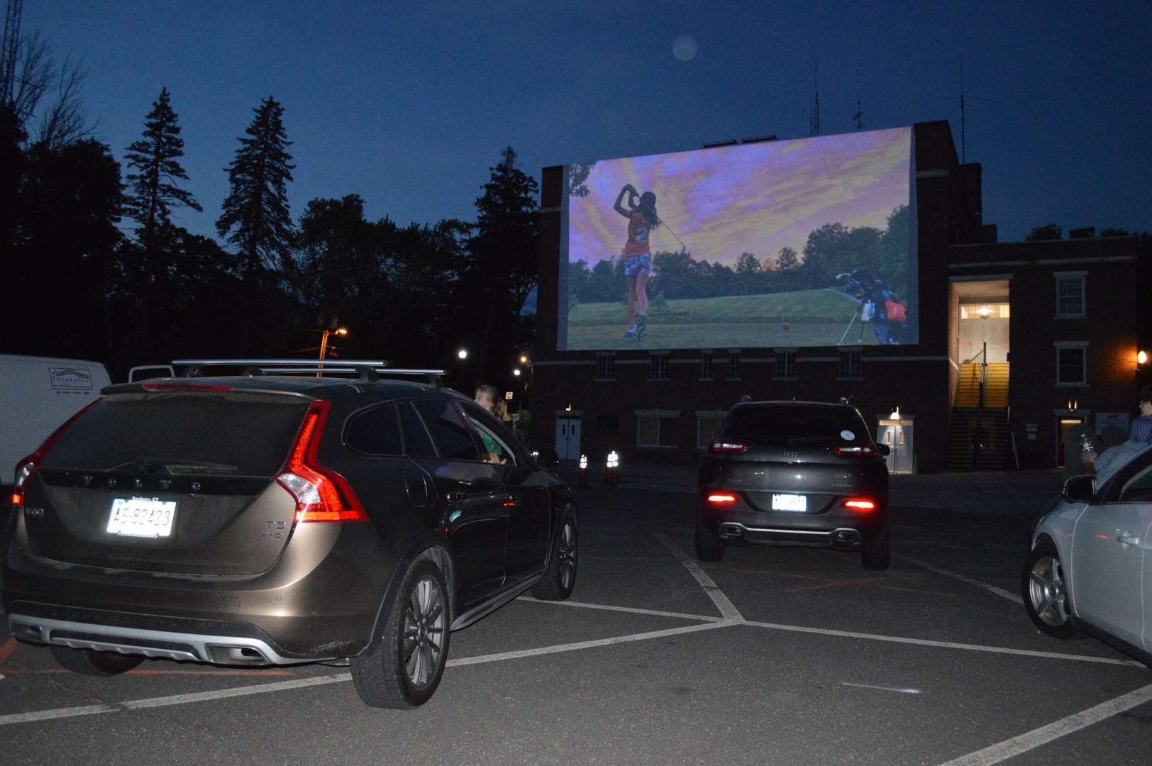 51 Top Images Outdoor Movies Nyc Fall 2020 - Skyline Drive In Nyc Movies With A View