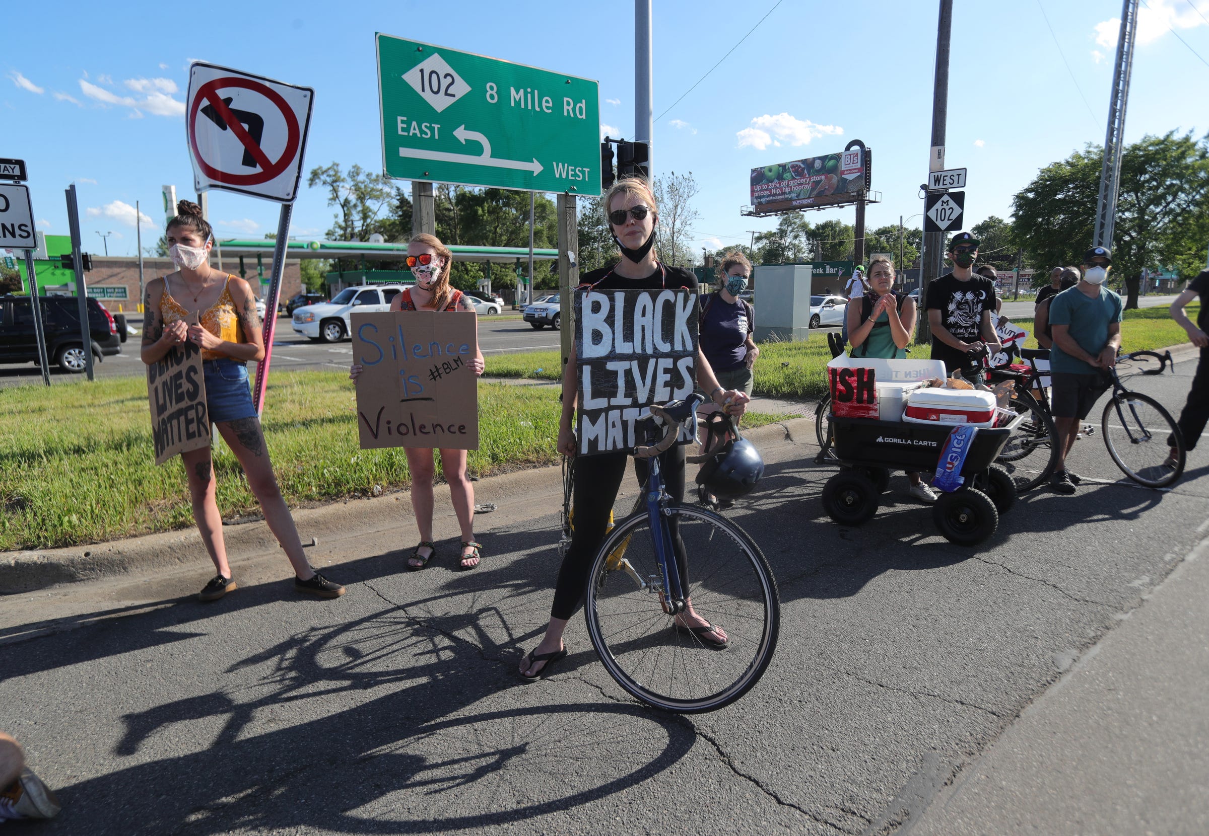 8 mile road detroit ascseindie