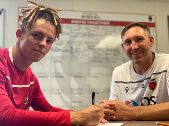Shadow Mountain senior-to-be forward Alex Krzykos will maintain his amateur status while playing with Phoenix Rising FC.