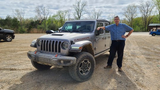 Detroit News auto critic Henry Payne took the 2020 Jeep Gladiator Mojave out to play Flint's Mounds off-road park.