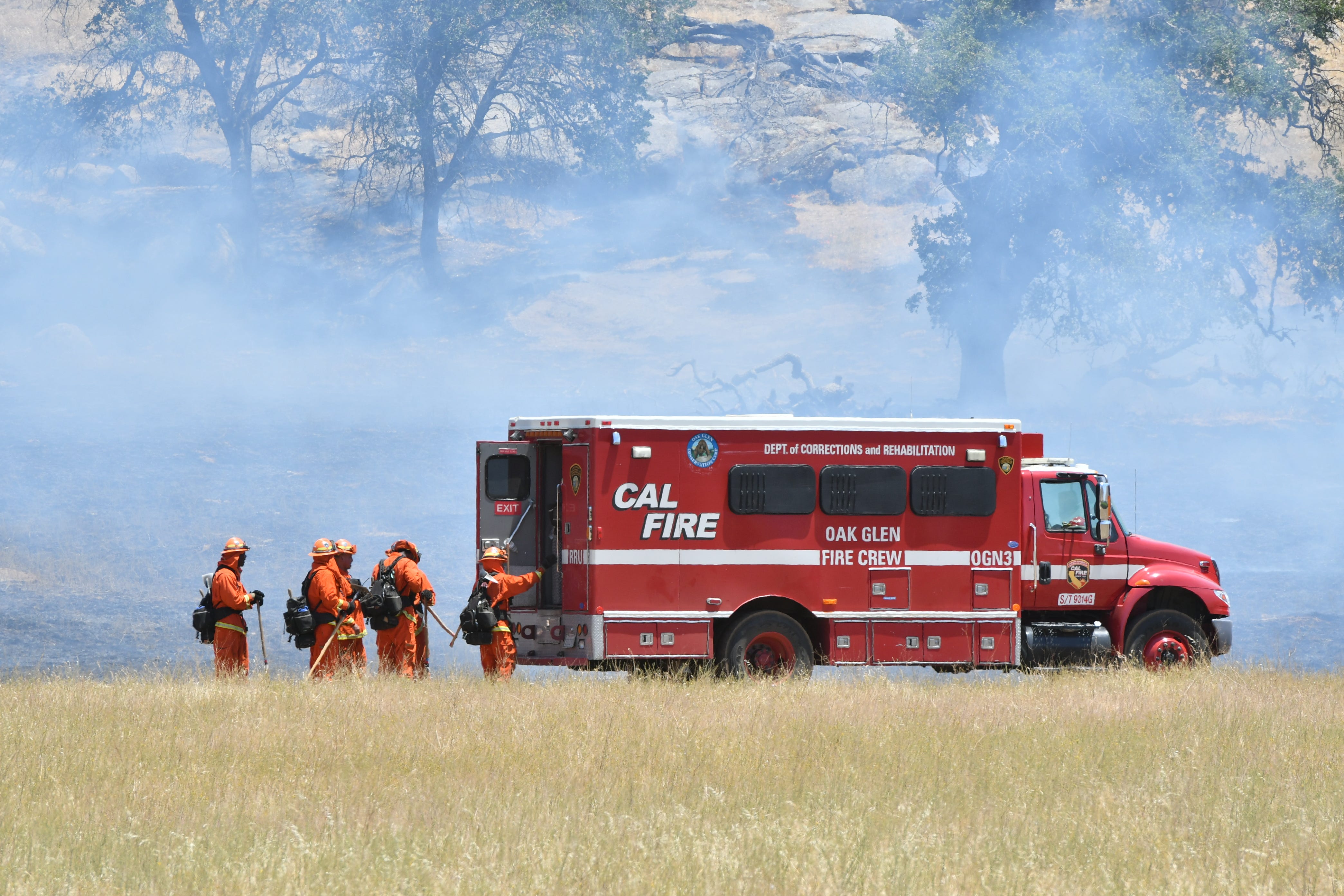 Firefighters battle Grade Fire near Orosi, rancher faces $50K in losses