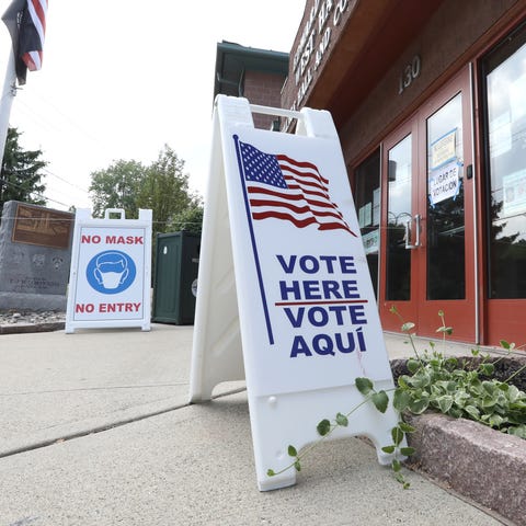 A "vote here" sign at the West Haverstraw Communit
