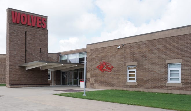 The Reeds Spring school district has 1,700 students from five communities.