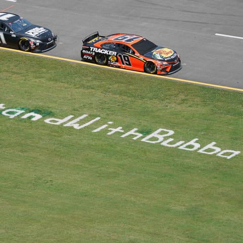 The hashtag #IStandWithBubba is seen painted on th