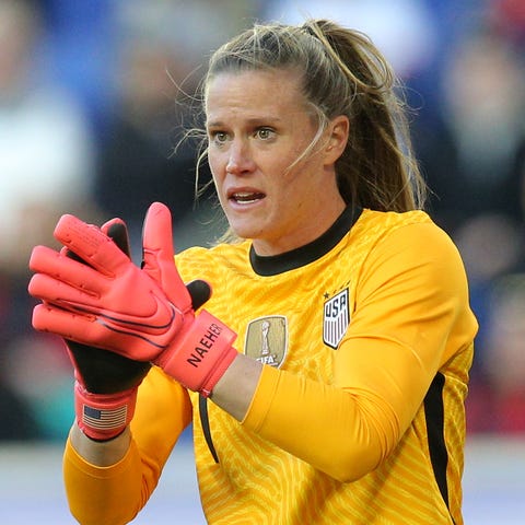 USWNT World Cup-winning goalkeeper Alyssa Naeher w