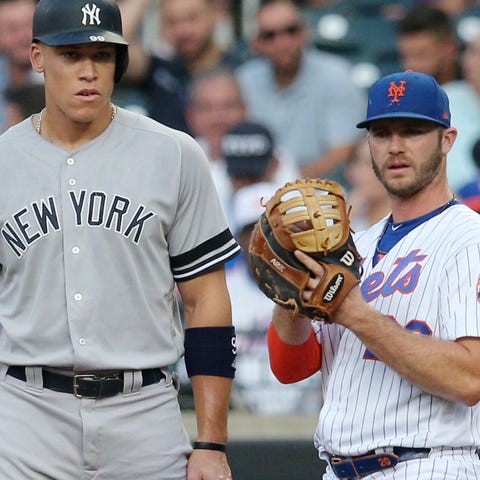 Yankees right fielder Aaron Judge (99) stands next