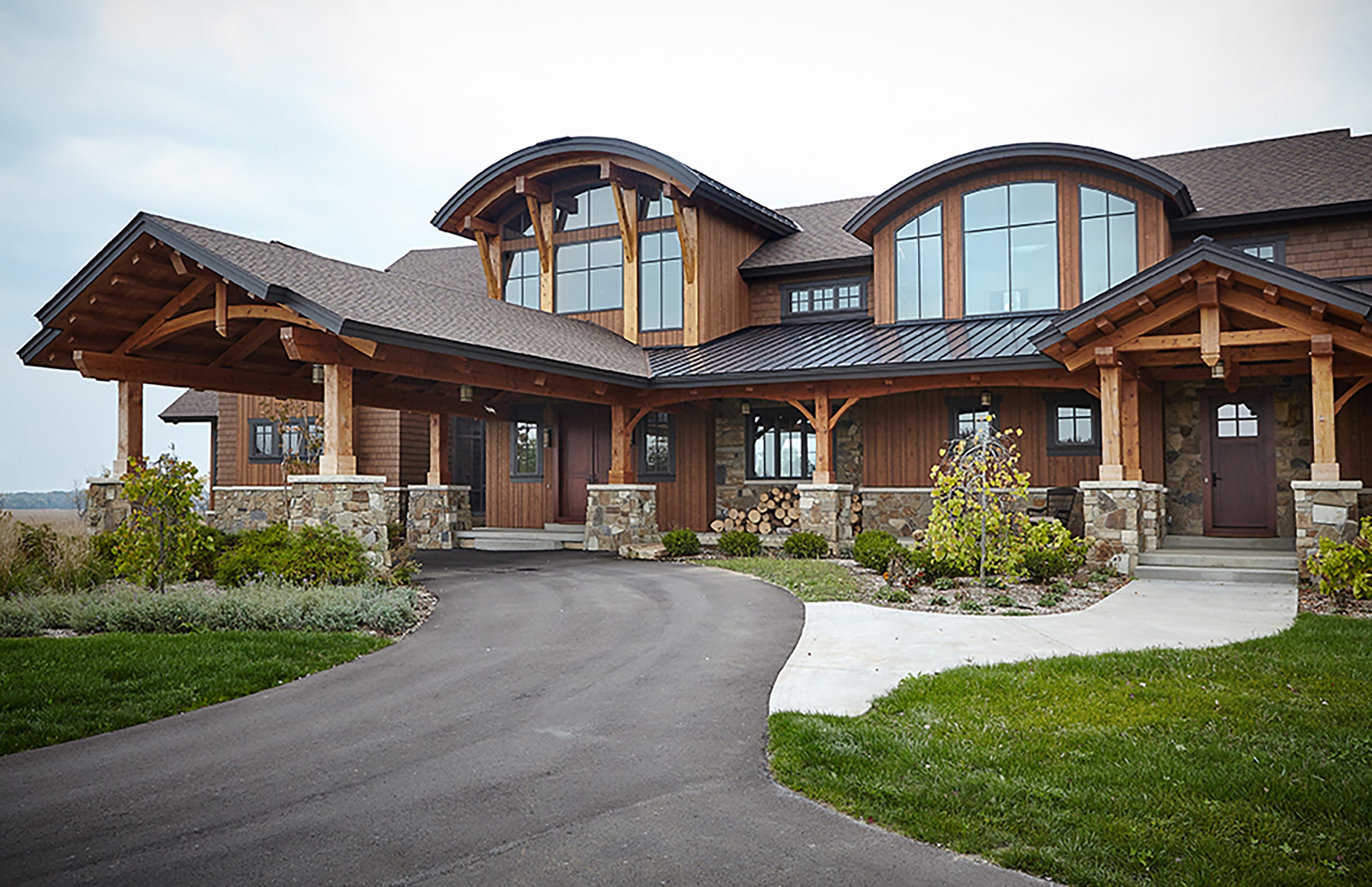 Mix Of Woods And Glass Give This Log Home Soaring Views Of Nature Mix Of Woods And Glass Give This Log Home Soaring Views Of Nature