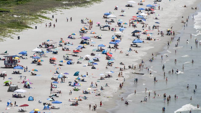Coronavirus Florida Beaches See Smaller Attendance Amid Record Covid 19 Numbers Coronavirus Florida Beaches See Smaller Attendance Amid Record Covid 19 Numbers