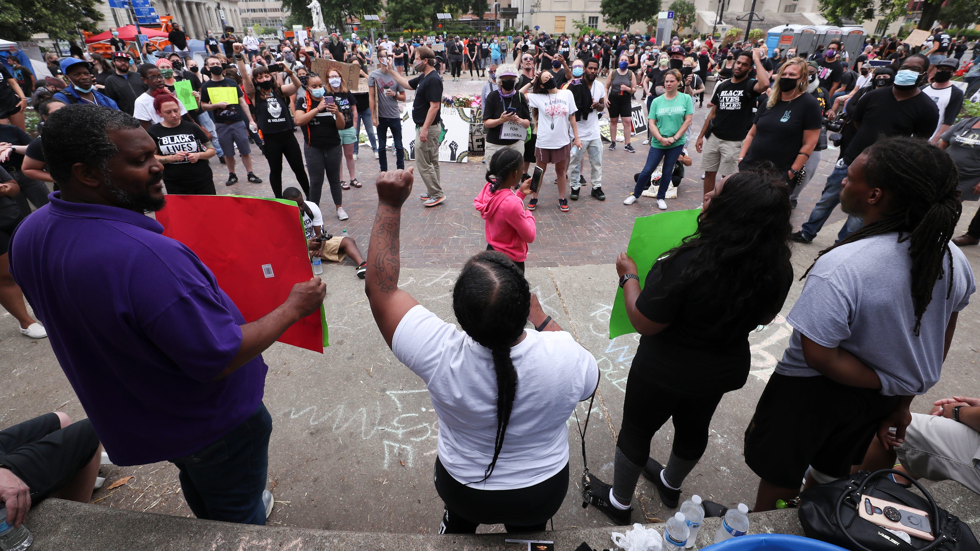 Louisville protests: 14 arrested Wednesday near Jefferson Square Park