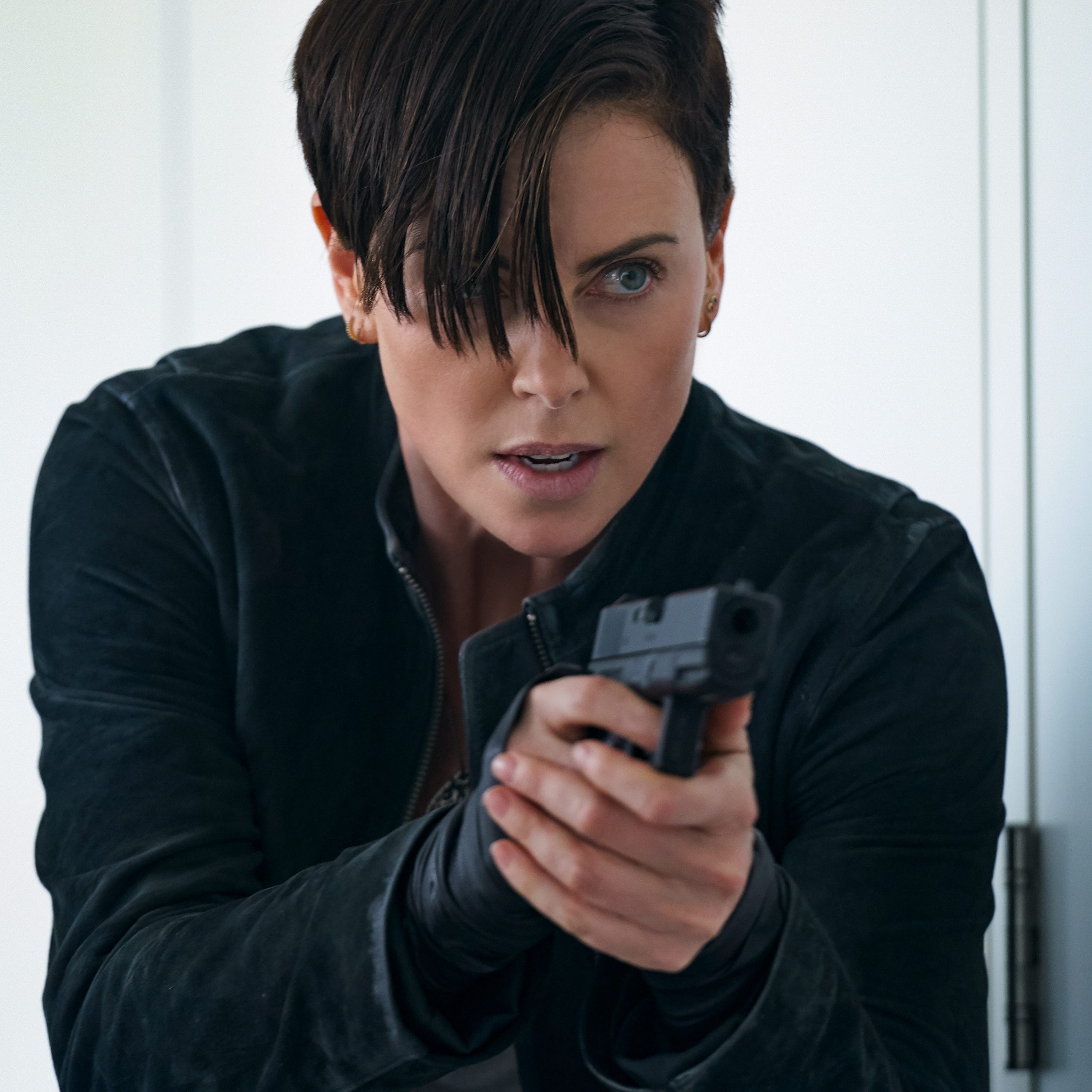 The Old Guard Review Charlize Theron Can T Die In So So Action Film
