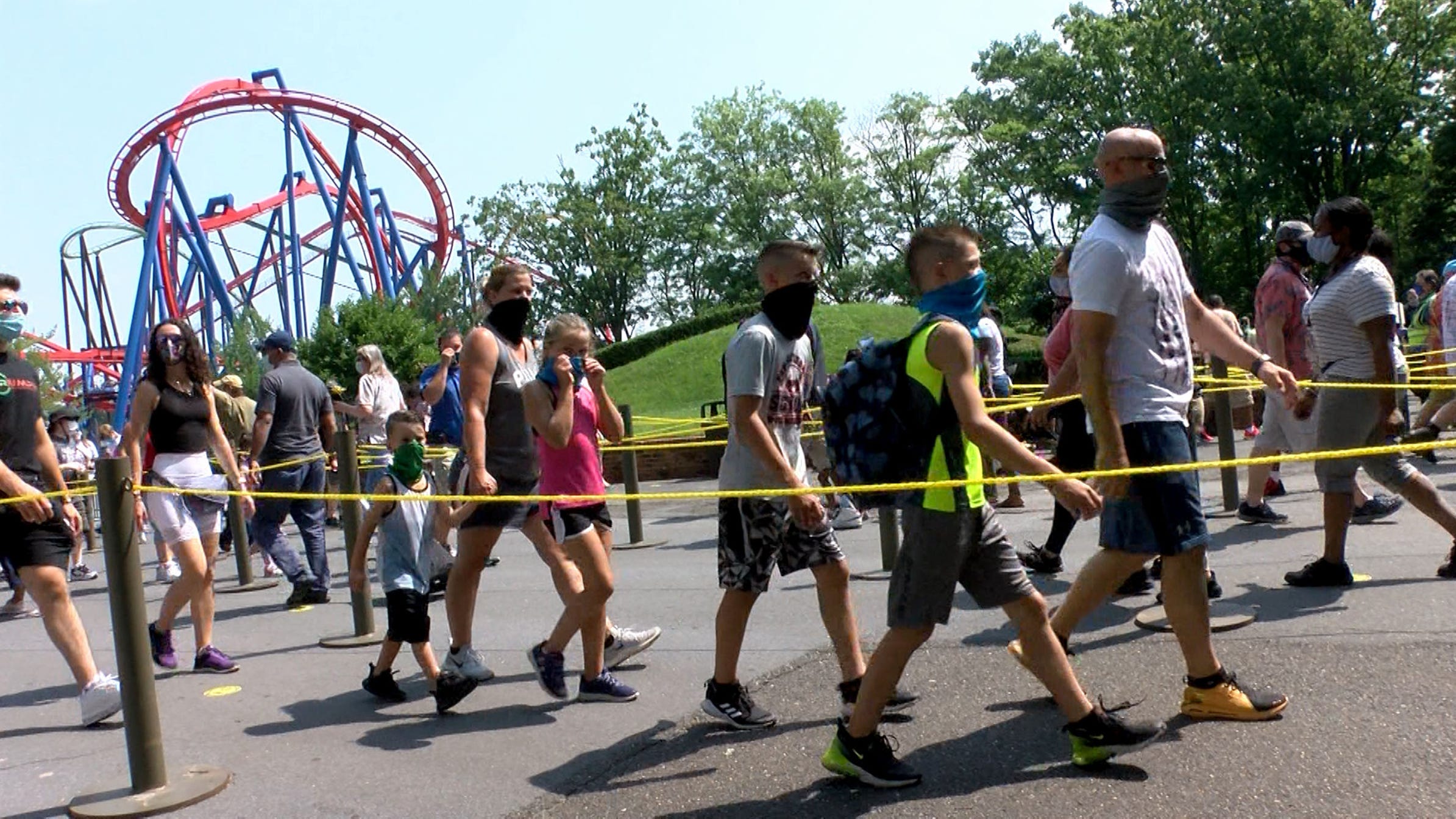 Crowds flock to Six Flags Great Adventure for opening day