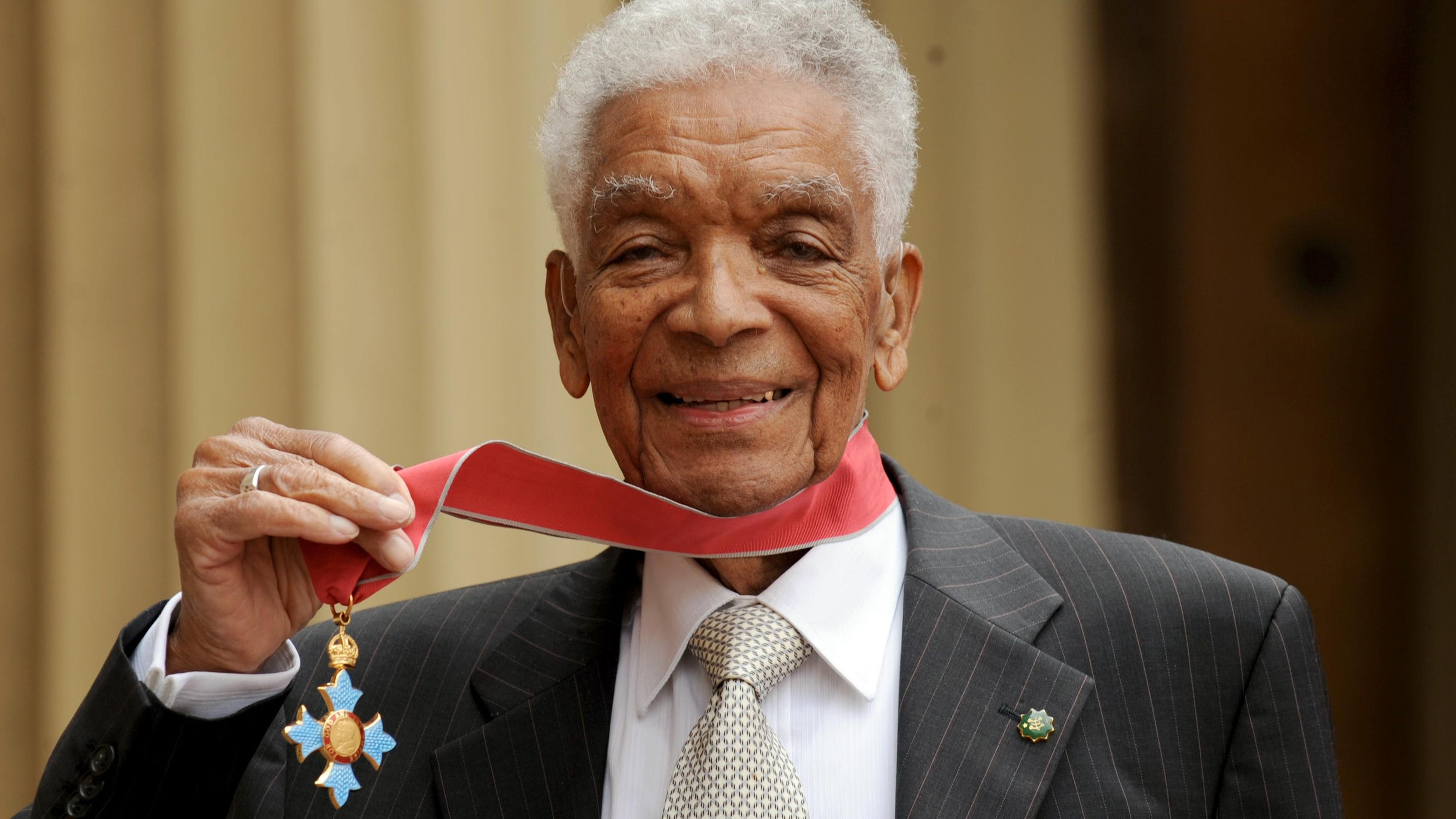 Earl Cameron, pioneering James Bond and 'Doctor Who' actor, dies at 102 - USA TODAY