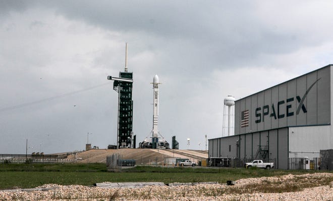 A SpaceX Falcon 9 rocket remains on Pad 39A at Kennedy Space Center Wednesday, July 8, 2020. The rocket, scheduled to lift off today with the 10th batch of Starlink satellites and 2 spacecraft for BlackSky Global was scrubbed due to weather. Mandatory Credit: Craig Bailey/FLORIDA TODAY via USA TODAY NETWORK