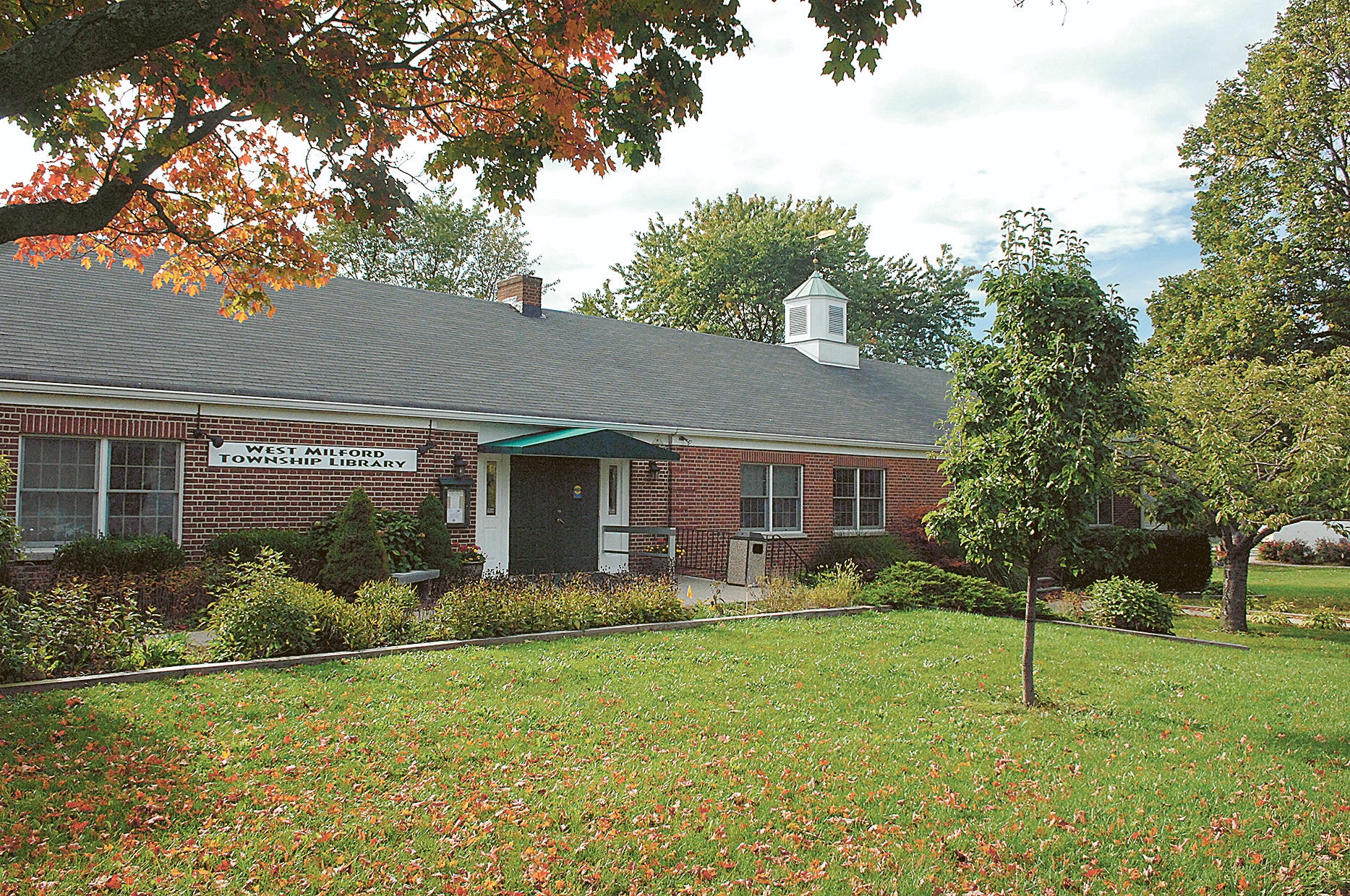 West Milford NJ funds plan to turn old library into Town Hall annex